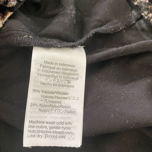 Madewell Velvet Tulip-Sleeve Ruffle Top in Petite Blooms - Picture 9 of 10